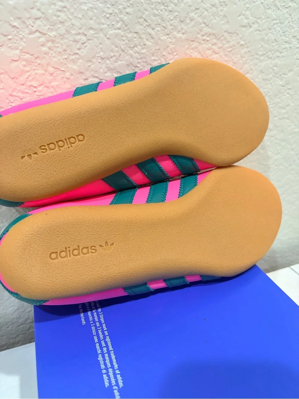 9.5W Adidas Pink Tokyo sneaker New